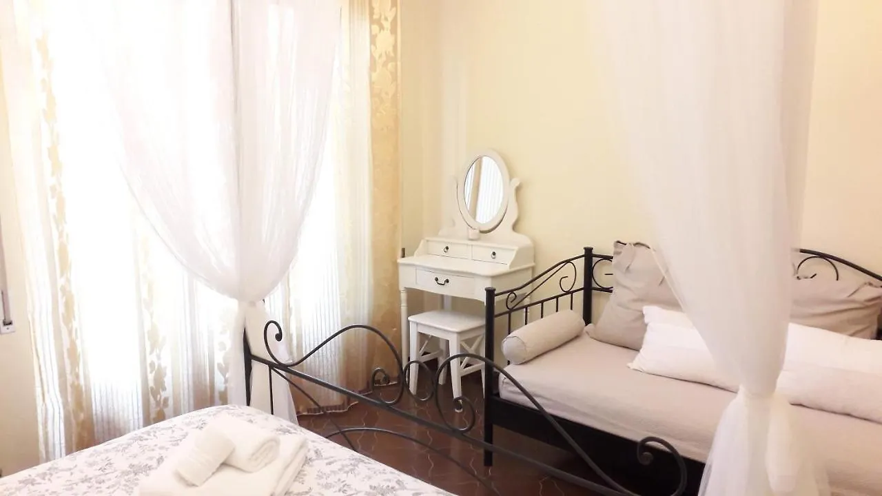 B&B Le Mi' Cocche Capannori 0*,  Italy